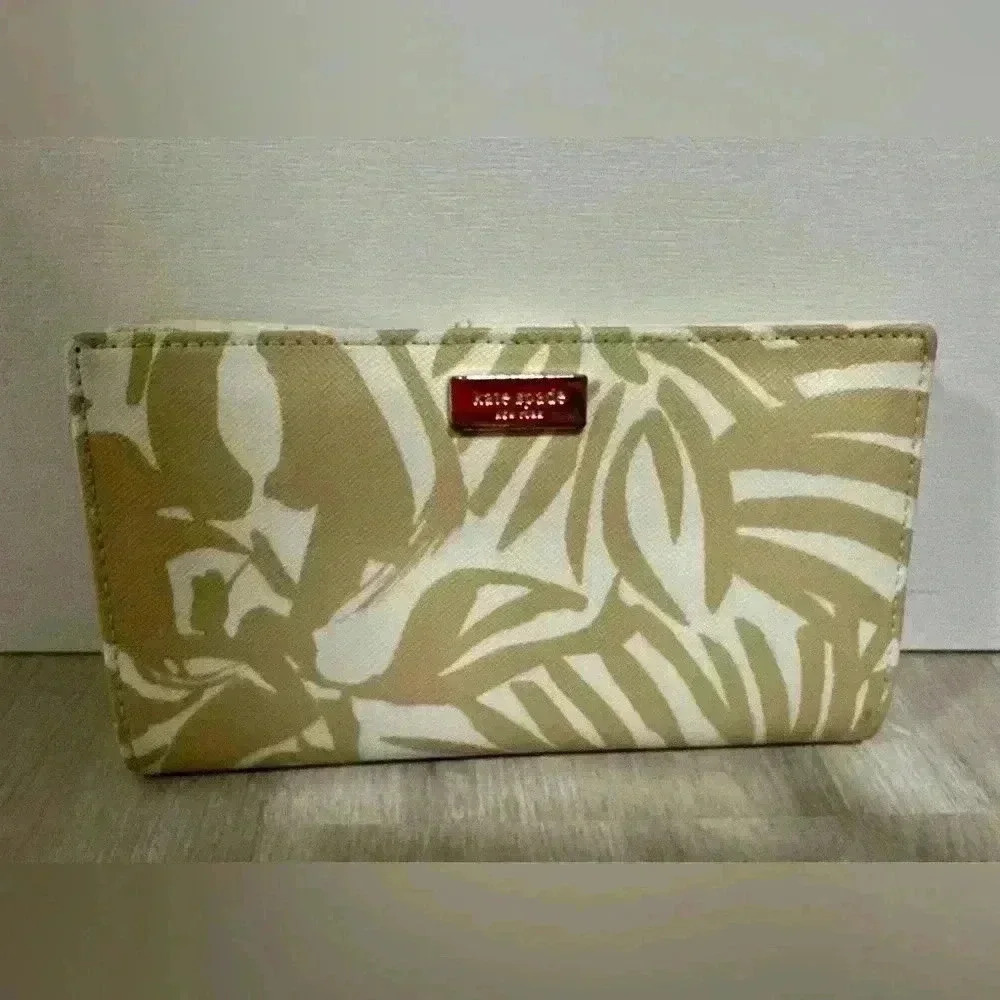 Kate Spade Stacy palm Wallet white/tan